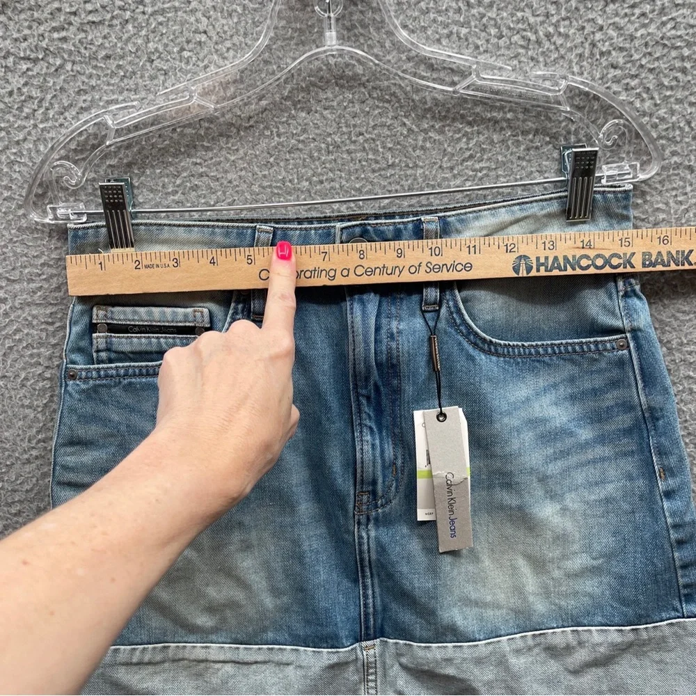 Calvin Klein denim mini skirt Size 30 w/pockets new w/tags distressed stone blue - Picture 5 of 14